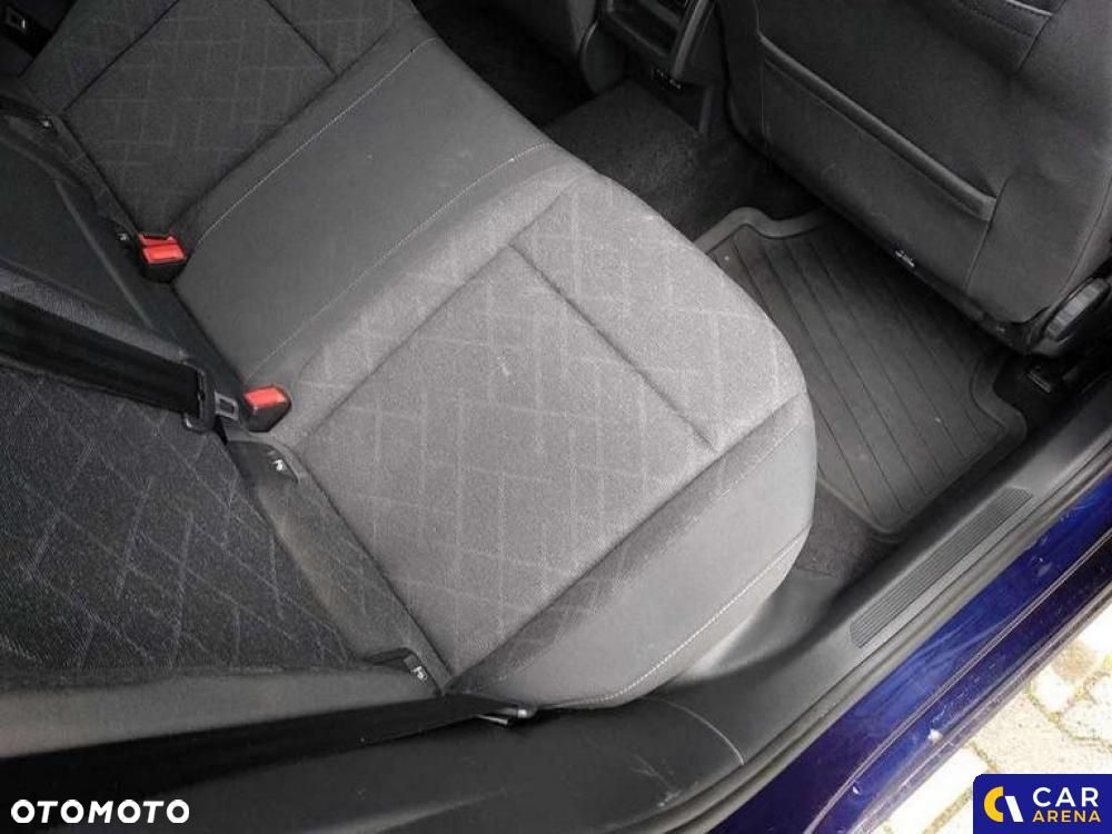 Volkswagen Golf - 33