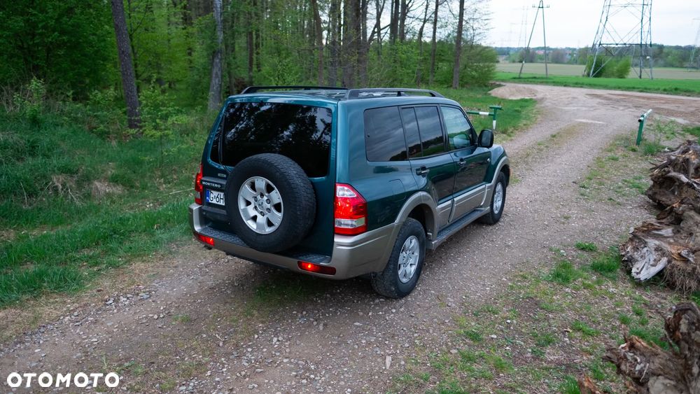 Mitsubishi Pajero - 12