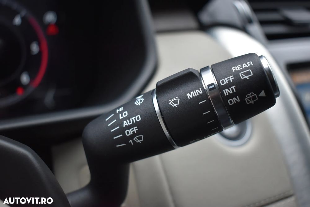 Land Rover Discovery 2.0 L SD4 HSE Luxury - 30