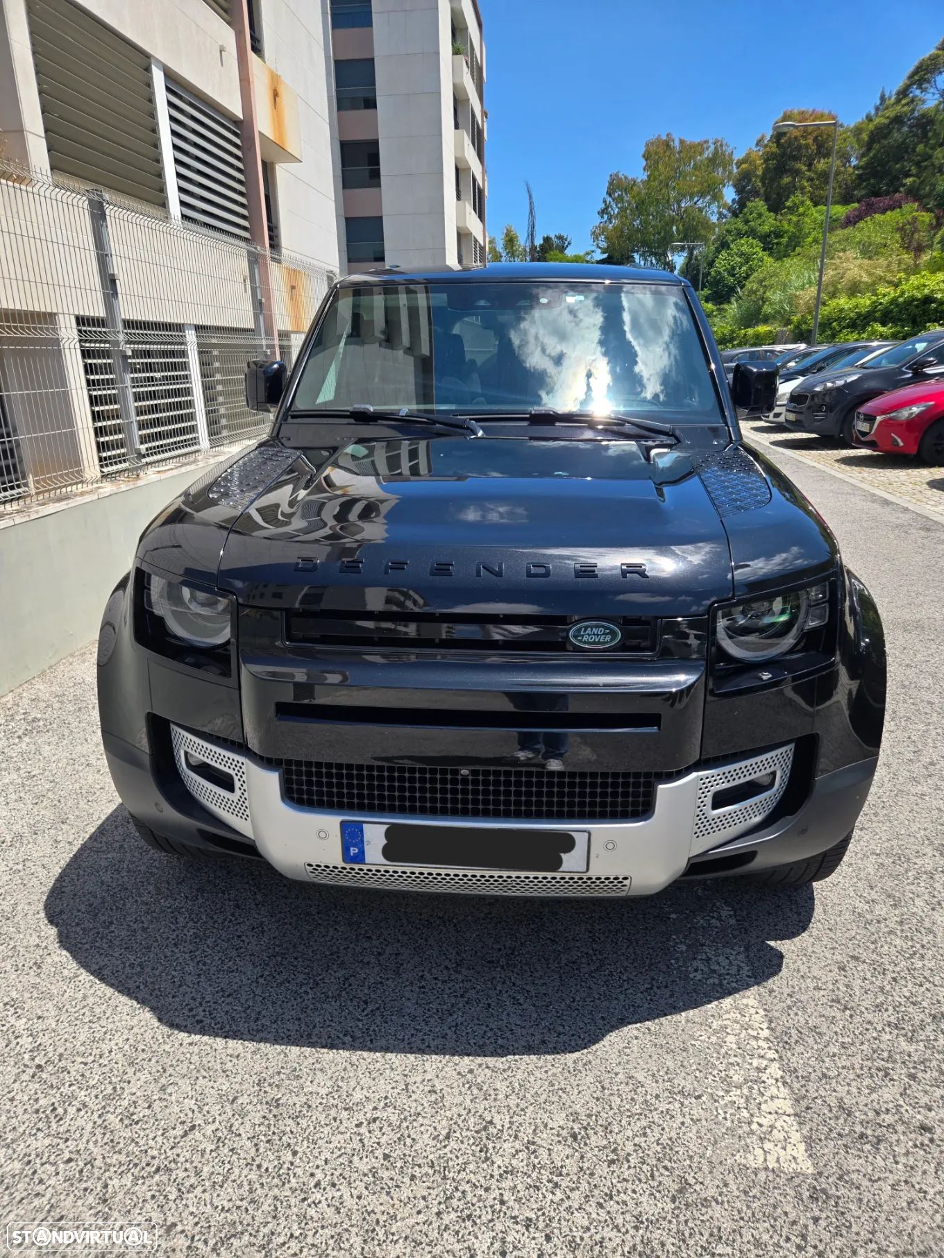 Land Rover Defender 110 D240 SE - 1