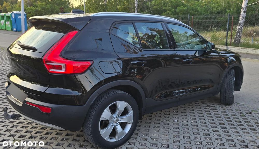 Volvo XC 40 T3 Geartronic Momentum Pro - 4