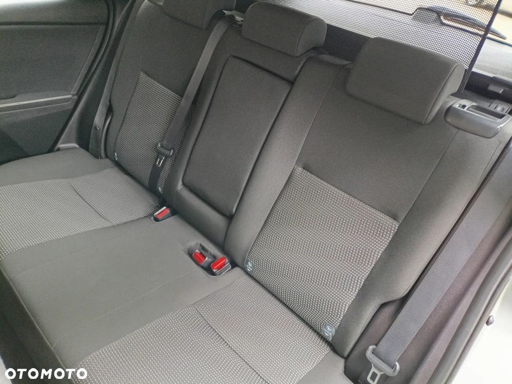 Toyota Auris 1.6 Luna - 12