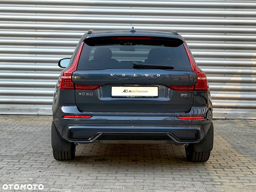 Volvo XC 60 B5 B AWD Ultimate Dark - 4