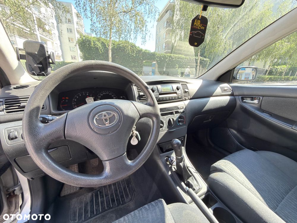 Toyota Corolla - 16