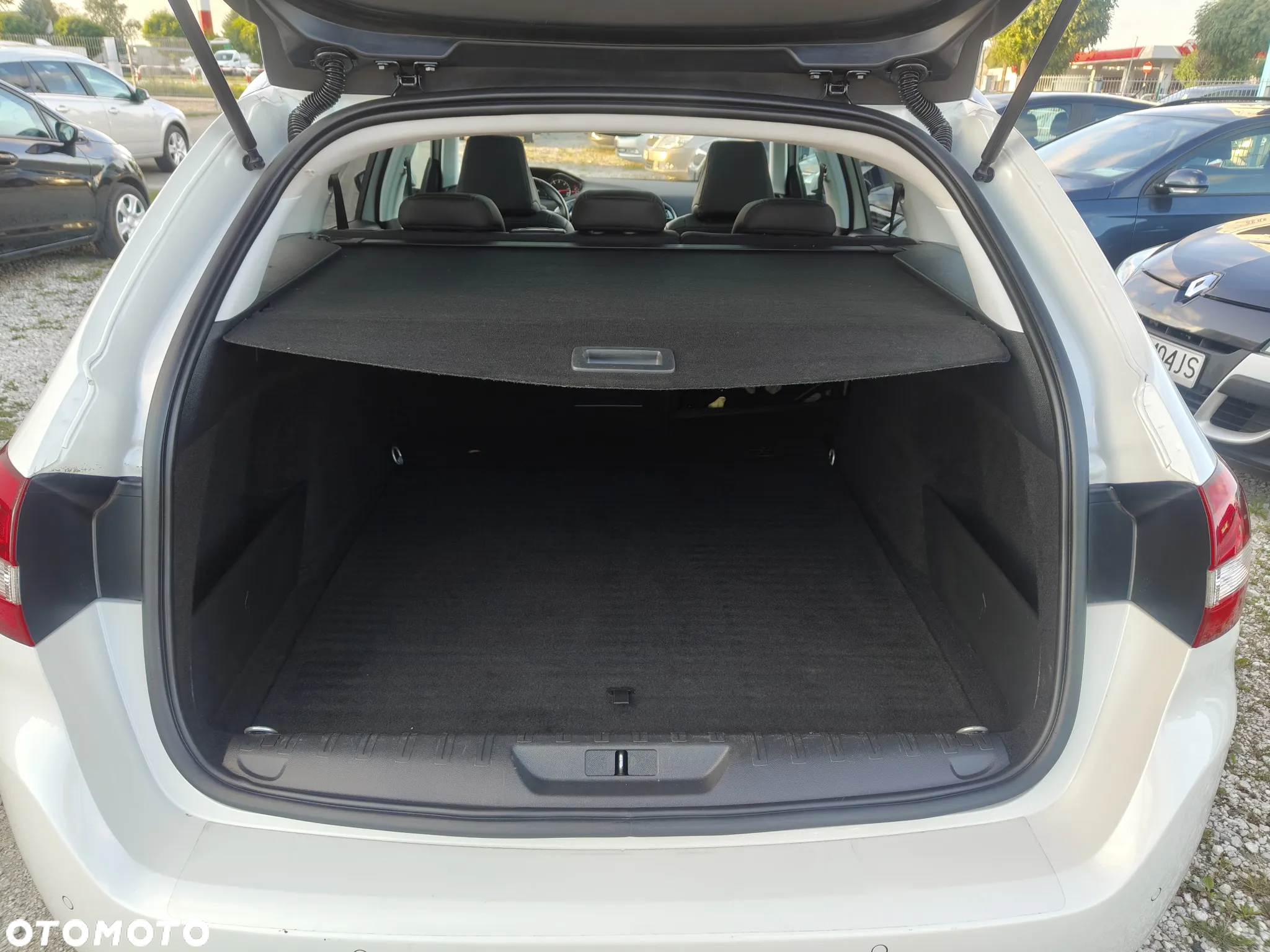 Peugeot 308 SW BlueHDi 150 Automatik Stop & Start Allure - 12