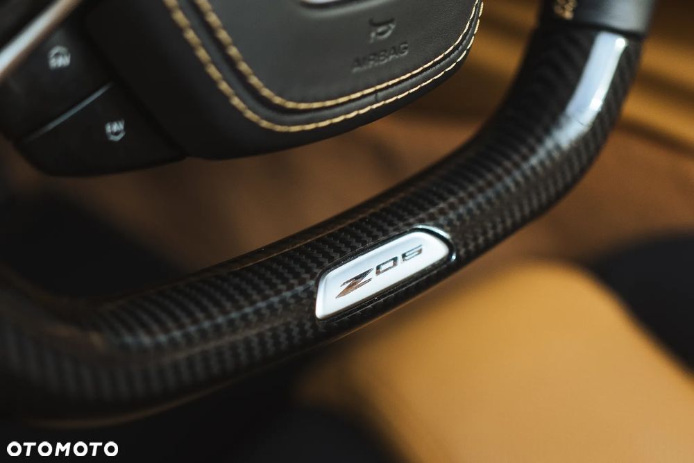 Chevrolet Corvette - 12