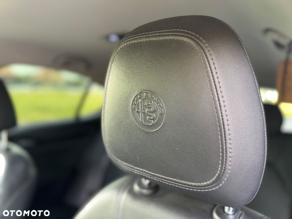 Alfa Romeo Stelvio 2.0 Turbo 16V AT8-Q4 Super - 14