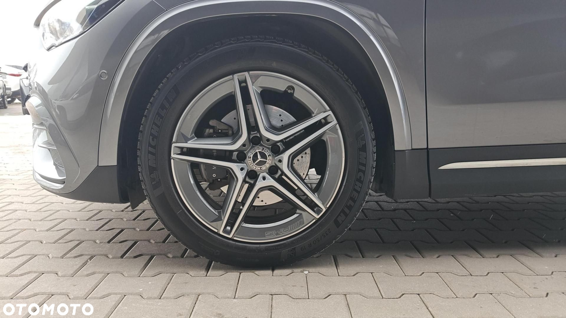 Mercedes-Benz GLA - 16