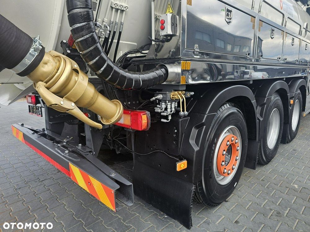 Volvo WUKO ROLBA ADR DO CZYSZCZENIA KANAŁÓW KOMBI - 18