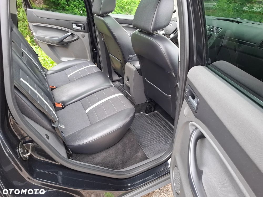 Ford Kuga 2.0 TDCi 4x4 Titanium - 20