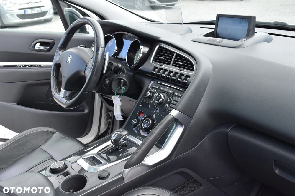 Peugeot 3008 2.0 HYbrid4 - 12
