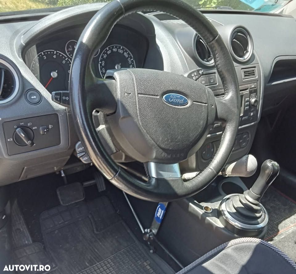 Ford Fiesta - 5