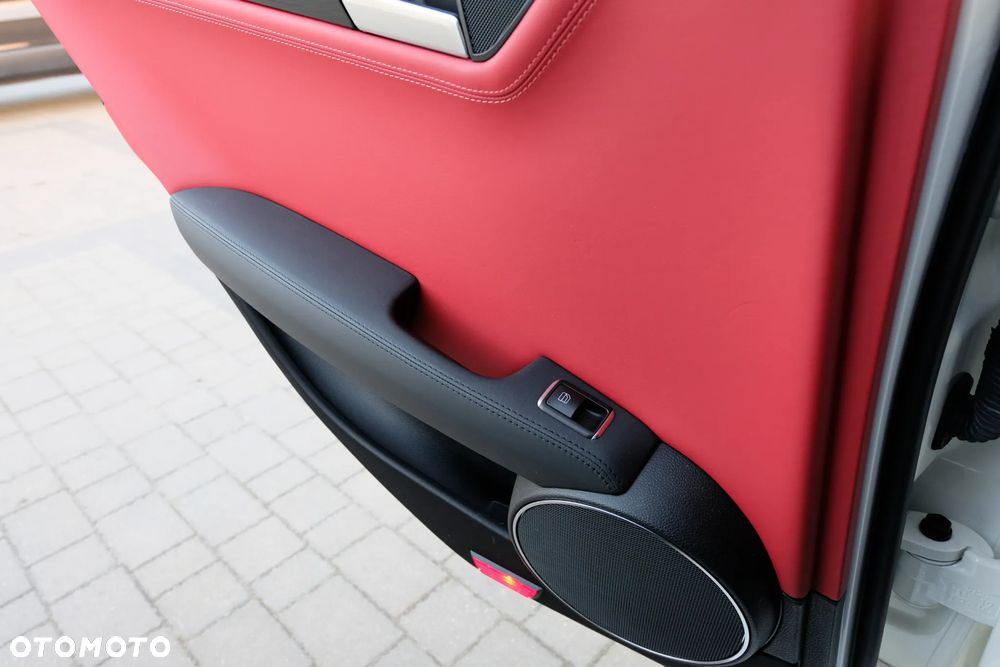 Mercedes-Benz Klasa C 63 AMG T AMG SPEEDSHIFT MCT - 15