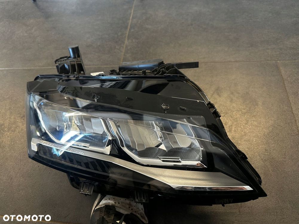 LAMPA PRAWA REFLEKTOR PRAWY FULL LED PEUGEOT 308 III 3 2021- 9851673580 - 3