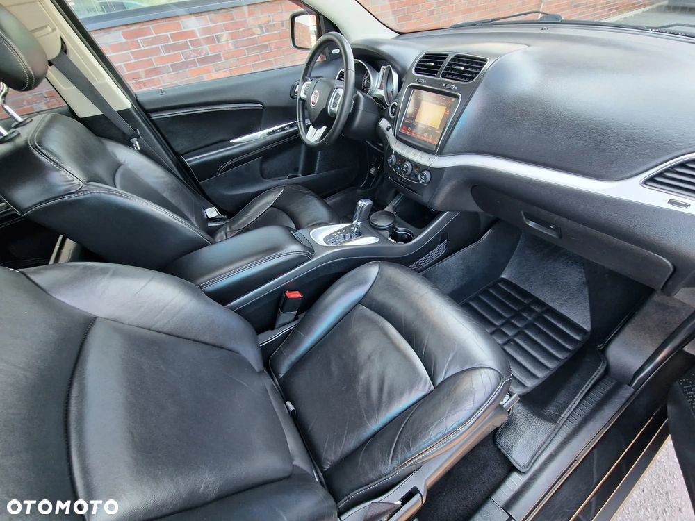 Fiat Freemont 2.0 Multijet 16V DPF Automatik Allrad Black Code - 16