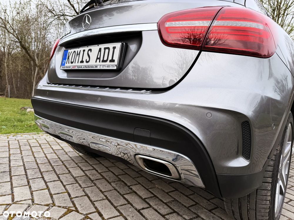 Mercedes-Benz GLA 200 7G-DCT AMG Line - 34