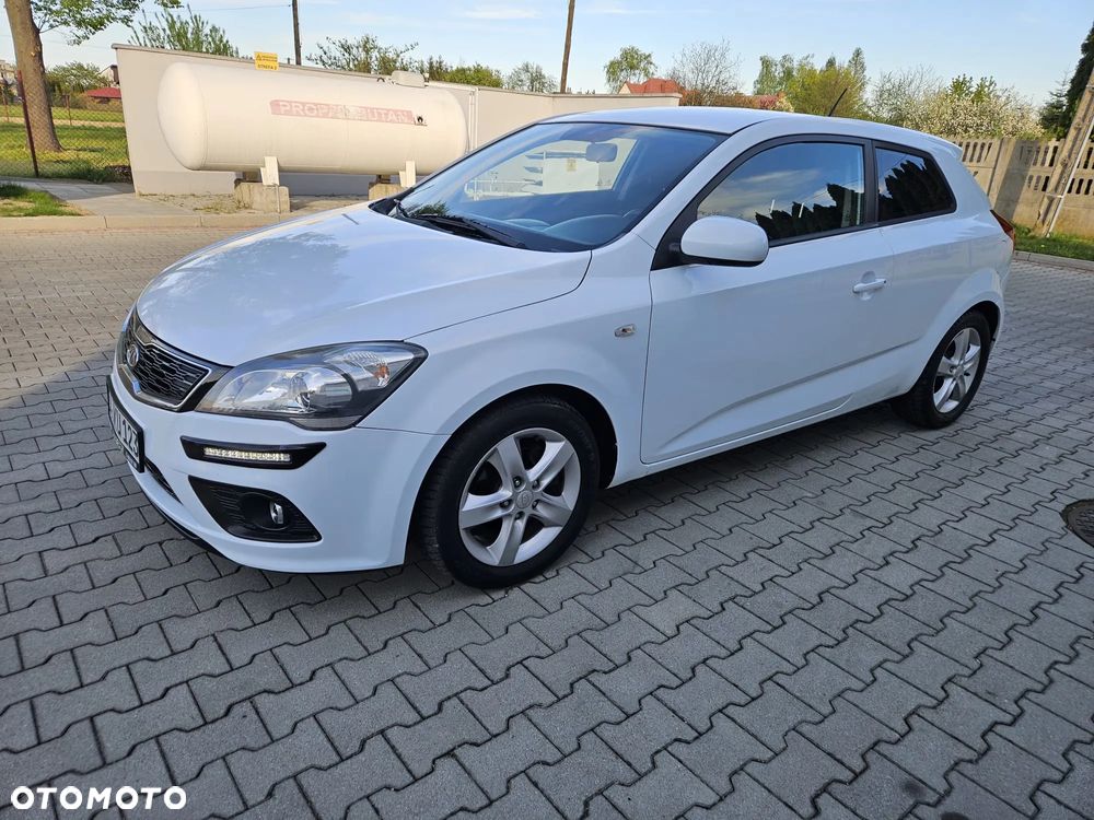 Kia ProCeed 1.4 CVVT Dream-Team Edition - 3