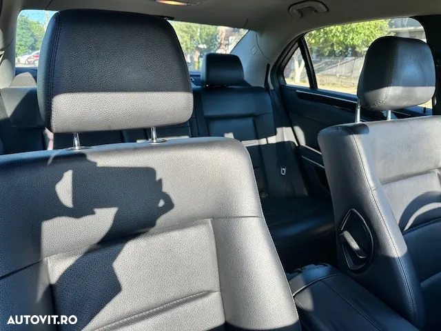 Mercedes-Benz E 220 Blue TEC BlueEFFICIENCY Edition - 8