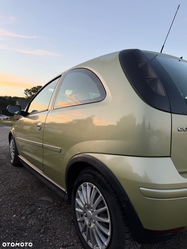 Opel Corsa 1.2 16V Edition - 18