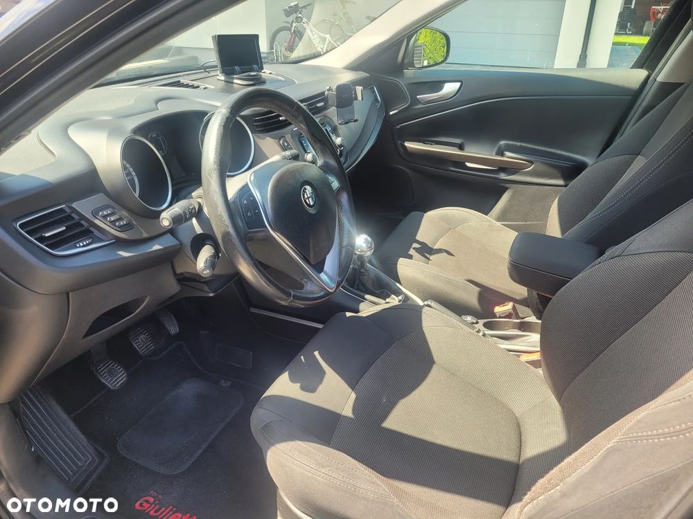 Alfa Romeo Giulietta 1.6 JTDM - 8