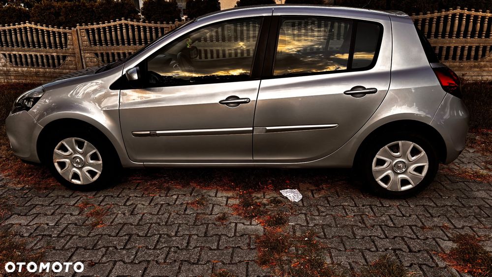 Renault Clio 1.2 16V Authentique - 1