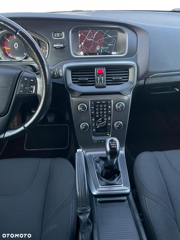 Volvo V40 D2 Summum - 28