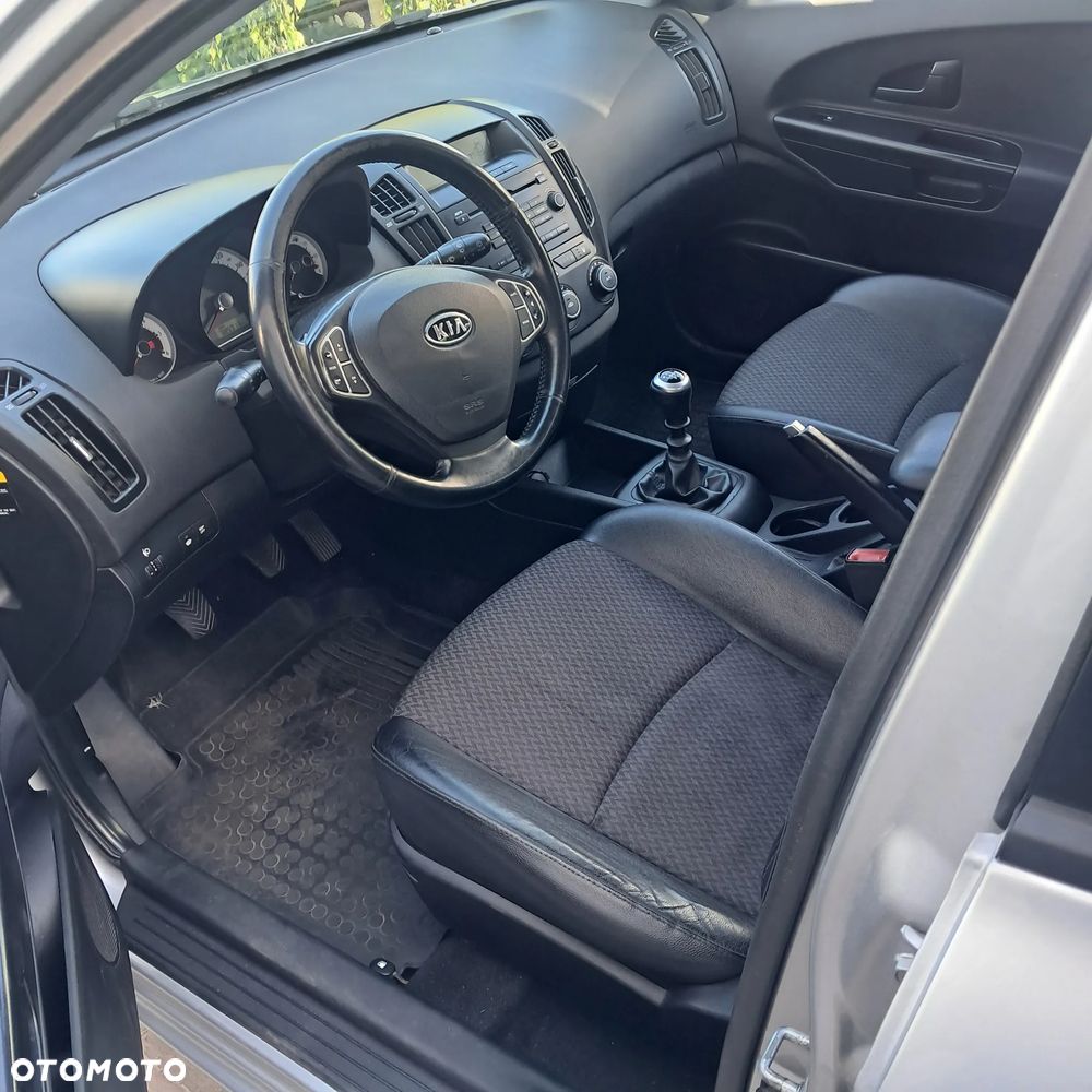 Kia Ceed 1.6 Crdi Comfort + - 10