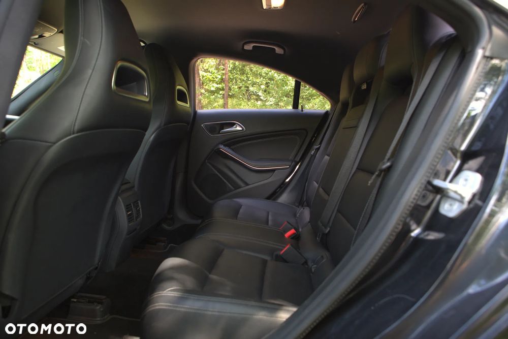 Mercedes-Benz CLA 250 4-Matic Sport - 20