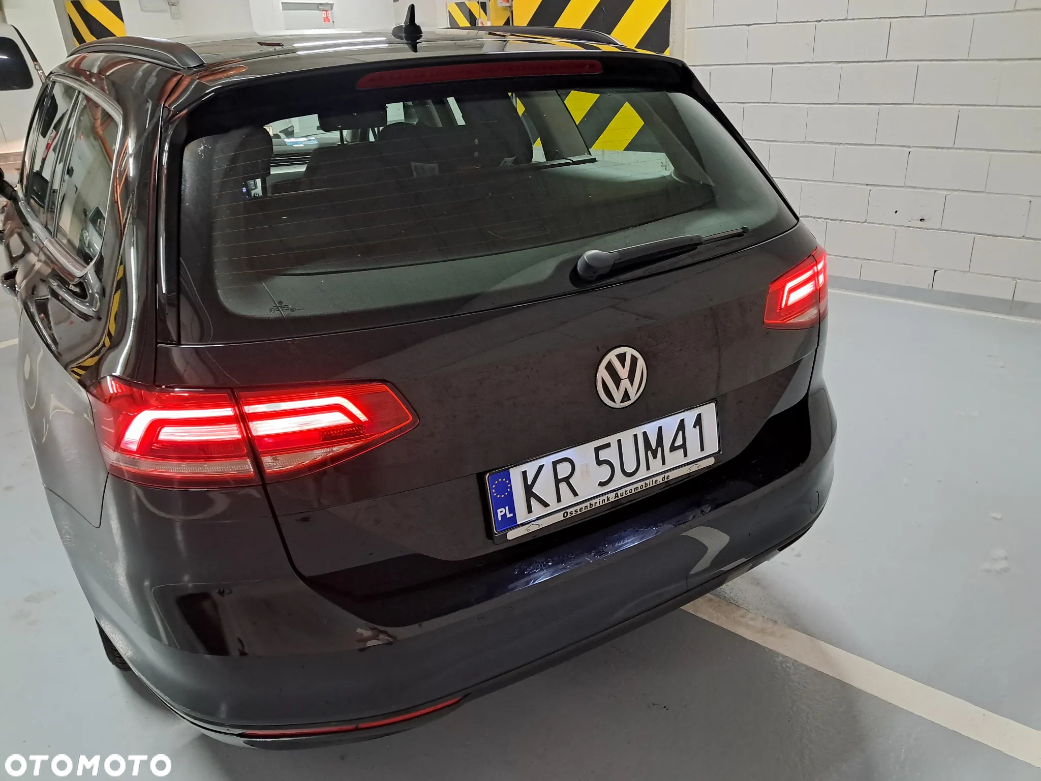 Volkswagen Passat - 4
