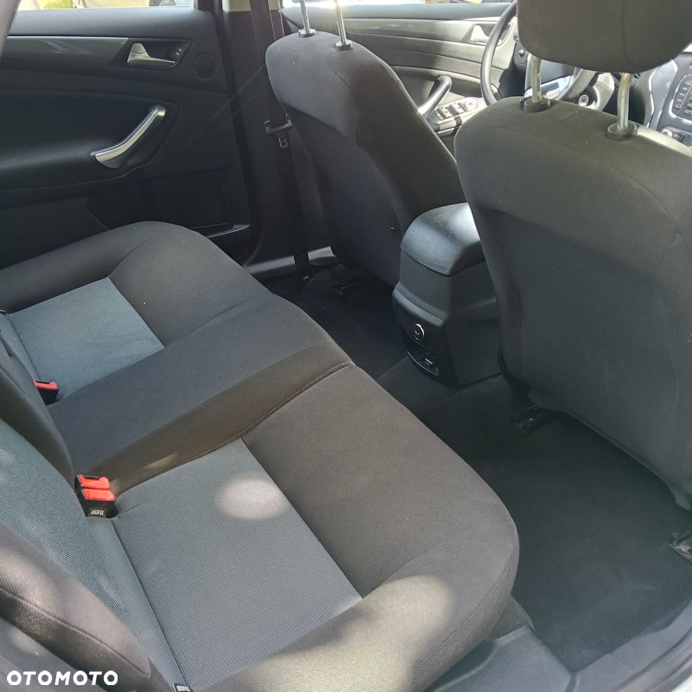 Ford Mondeo 1.6 T Ambiente - 9