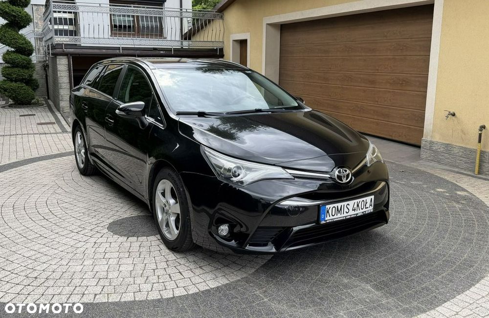 Toyota Avensis - 8