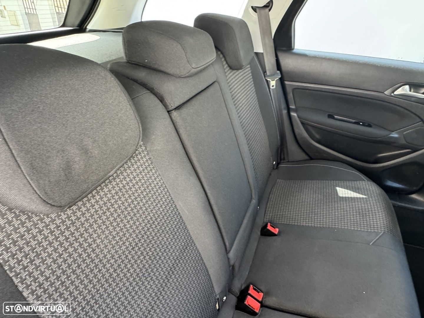 Peugeot 308 SW 1.2 PureTech Allure Full LED EAT8 - 13