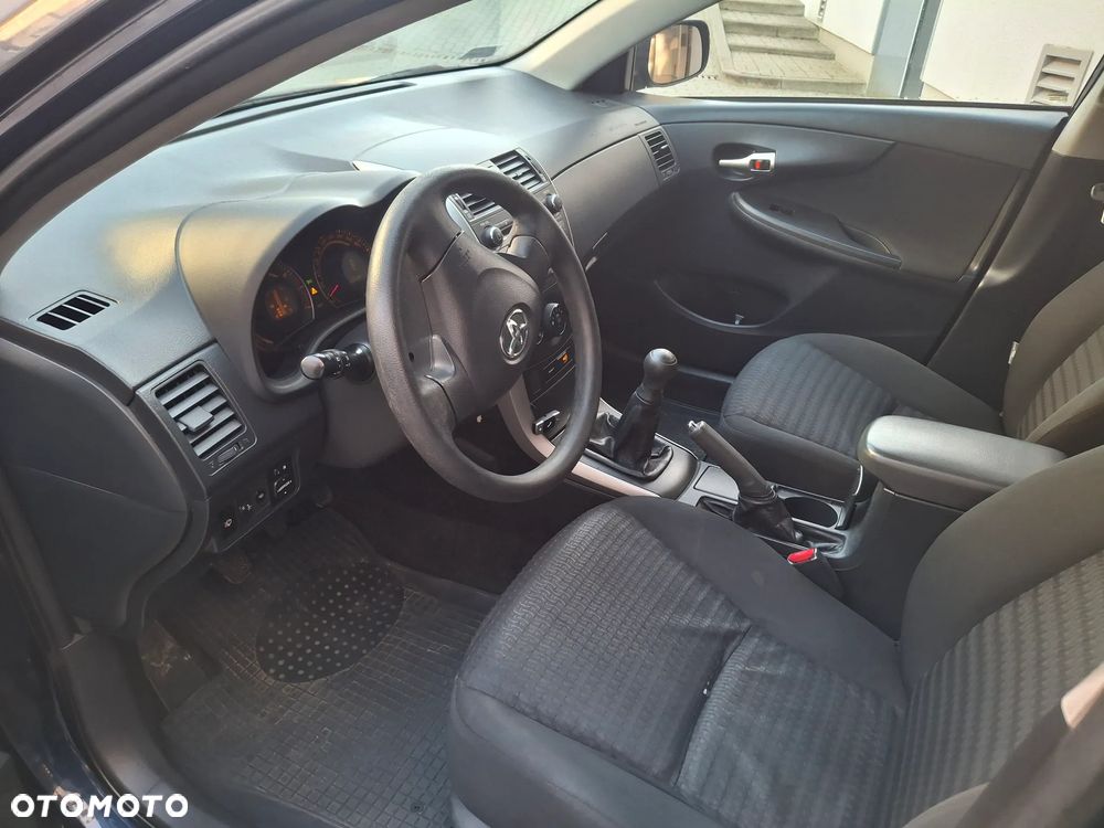 Toyota Corolla 1.6 VVT-i Dynamic - 16