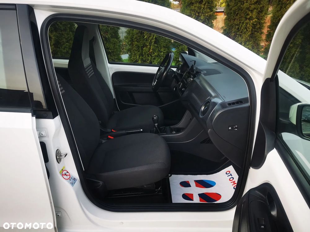 Volkswagen up! high - 22