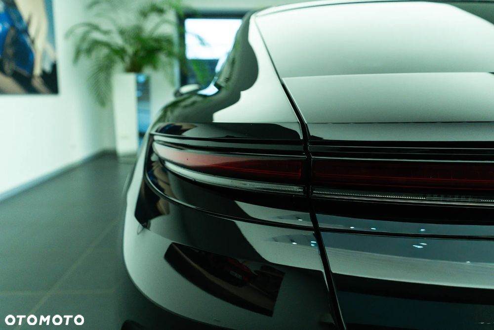 Porsche Panamera 4 E-Hybrid PHEV - 32
