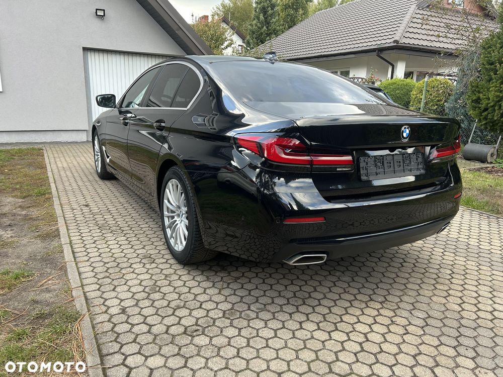 BMW Seria 5 520d Sport Line - 6