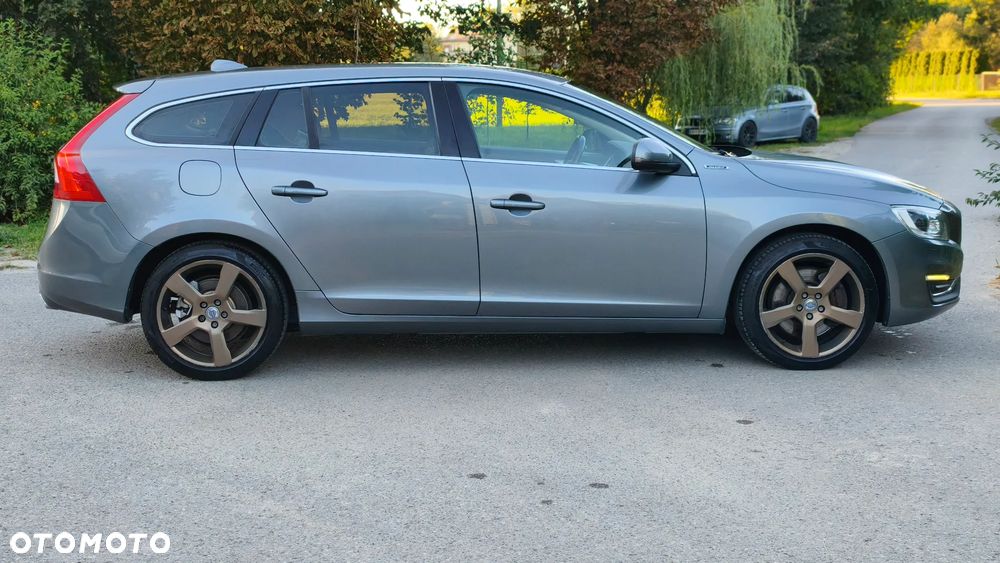 Volvo V60 D6 AWD Plug-in Hybrid Summum - 13