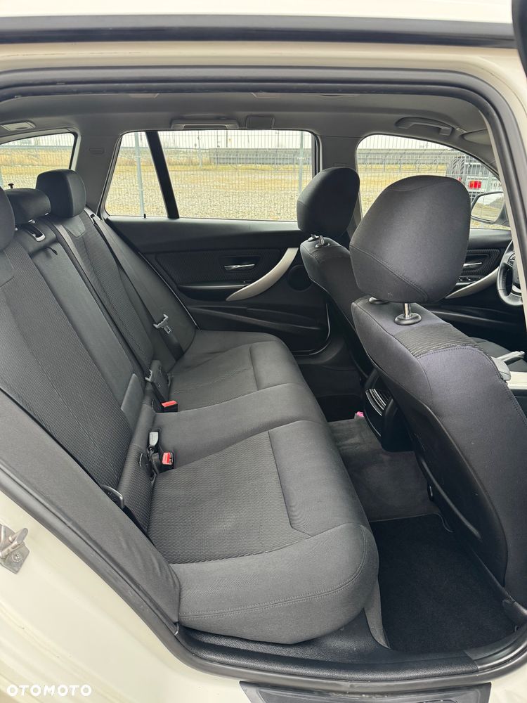 BMW Seria 3 318d DPF - 16