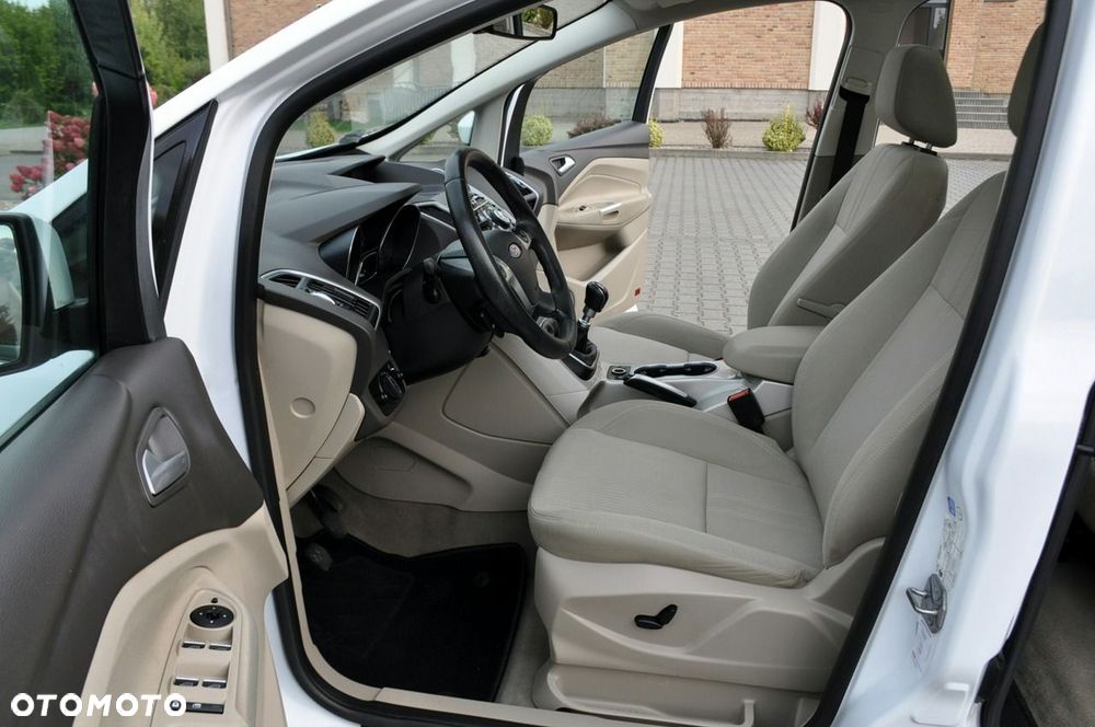 Ford Grand C-MAX - 22