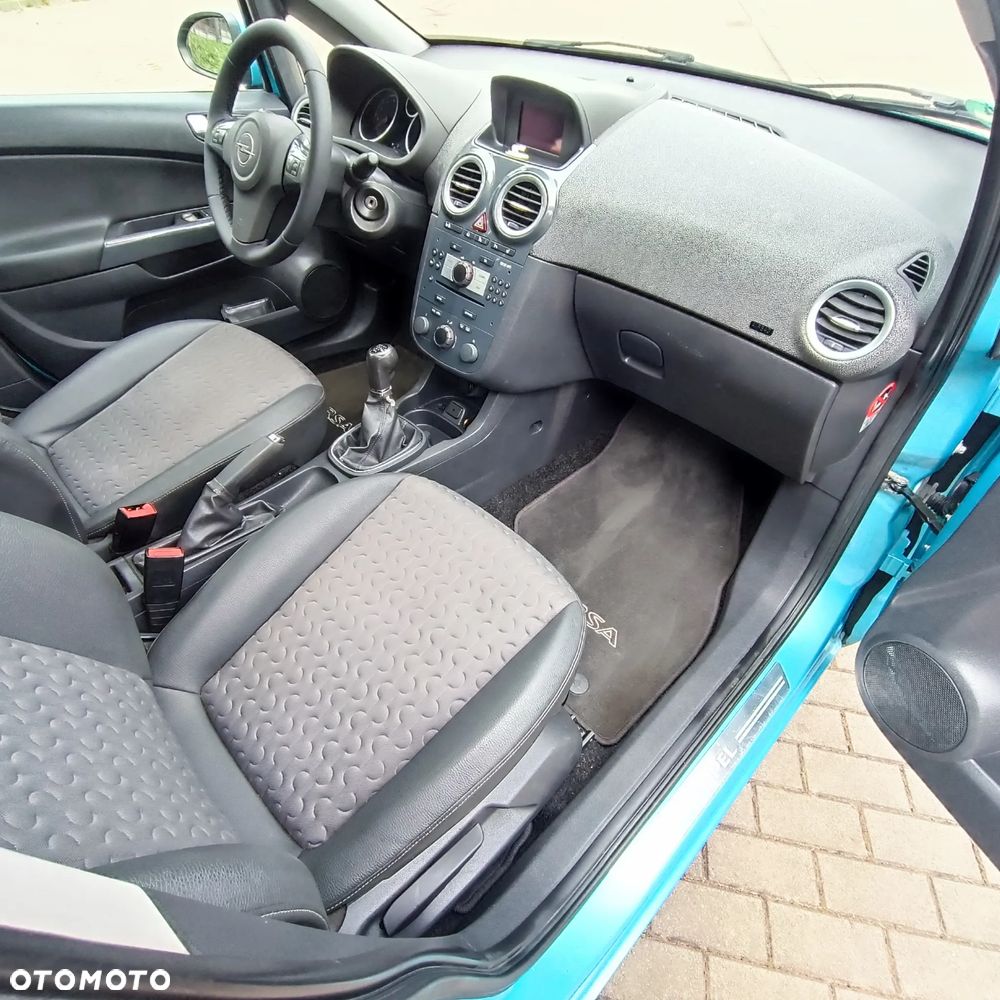 Opel Corsa 1.4 16V Innovation - 18