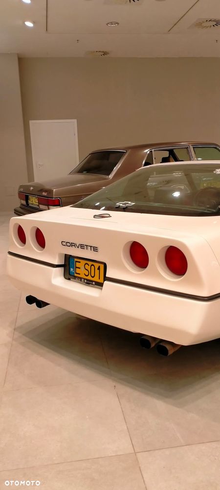 Chevrolet Corvette - 29