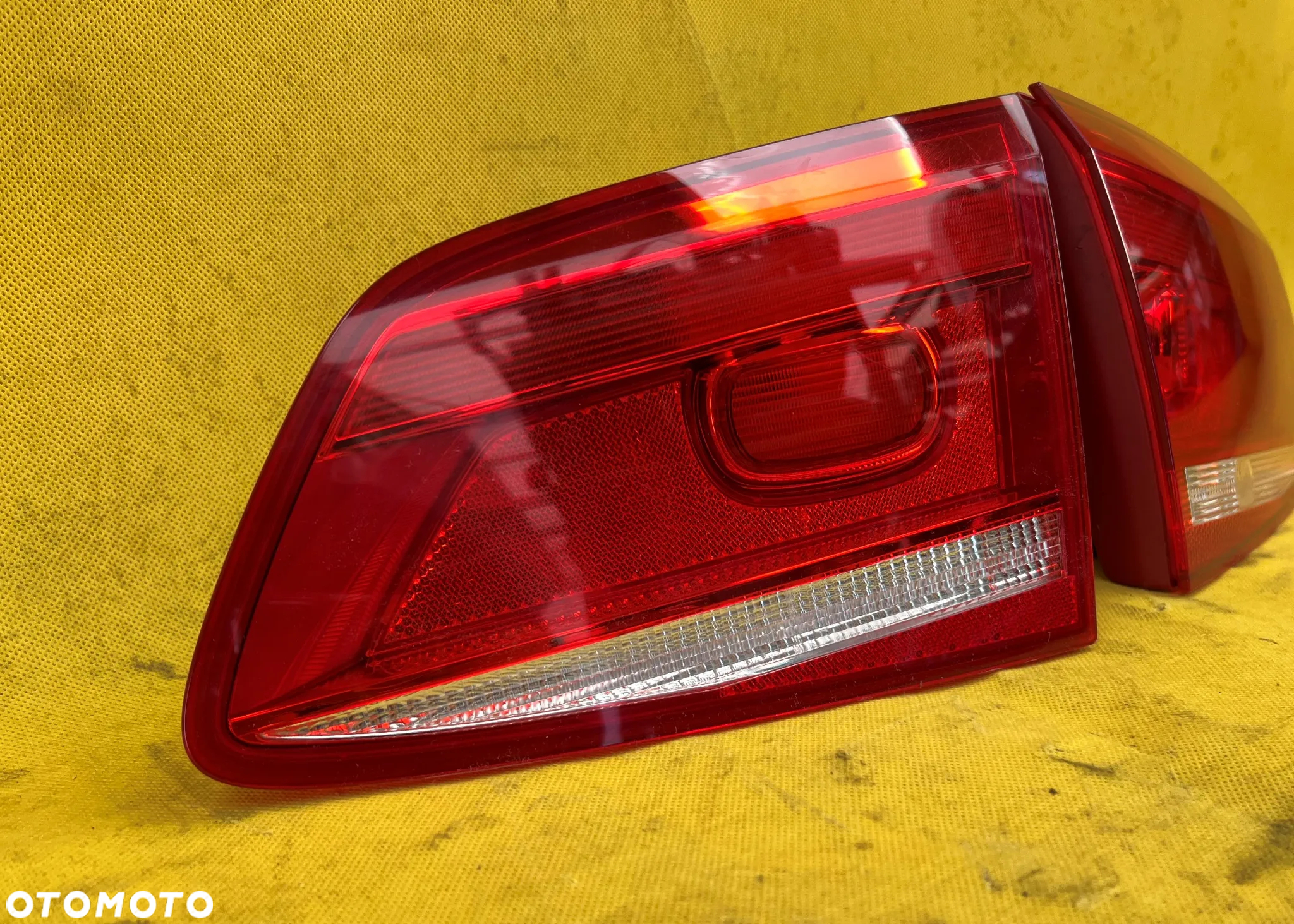 LAMPA PRAWA LEWA W KLAPĘ 3AF945094C 3AF945093L VW PASSAT B7 KOMBI ORYGINAŁ - 4