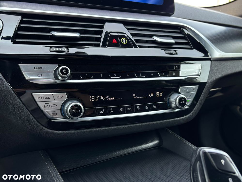 BMW Seria 5 520d xDrive mHEV M Sport sport - 22