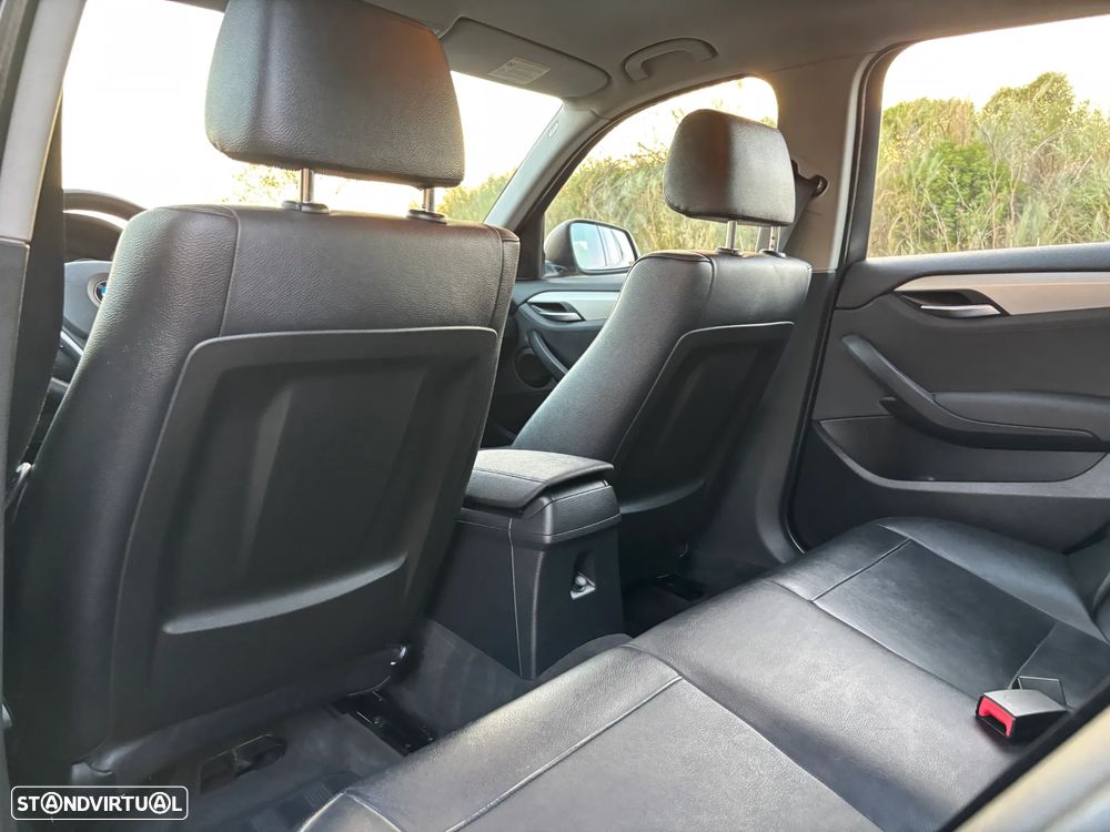 BMW X1 16 d sDrive xLine - 25