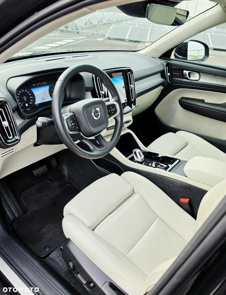 Volvo XC 40 T3 Inscription - 38