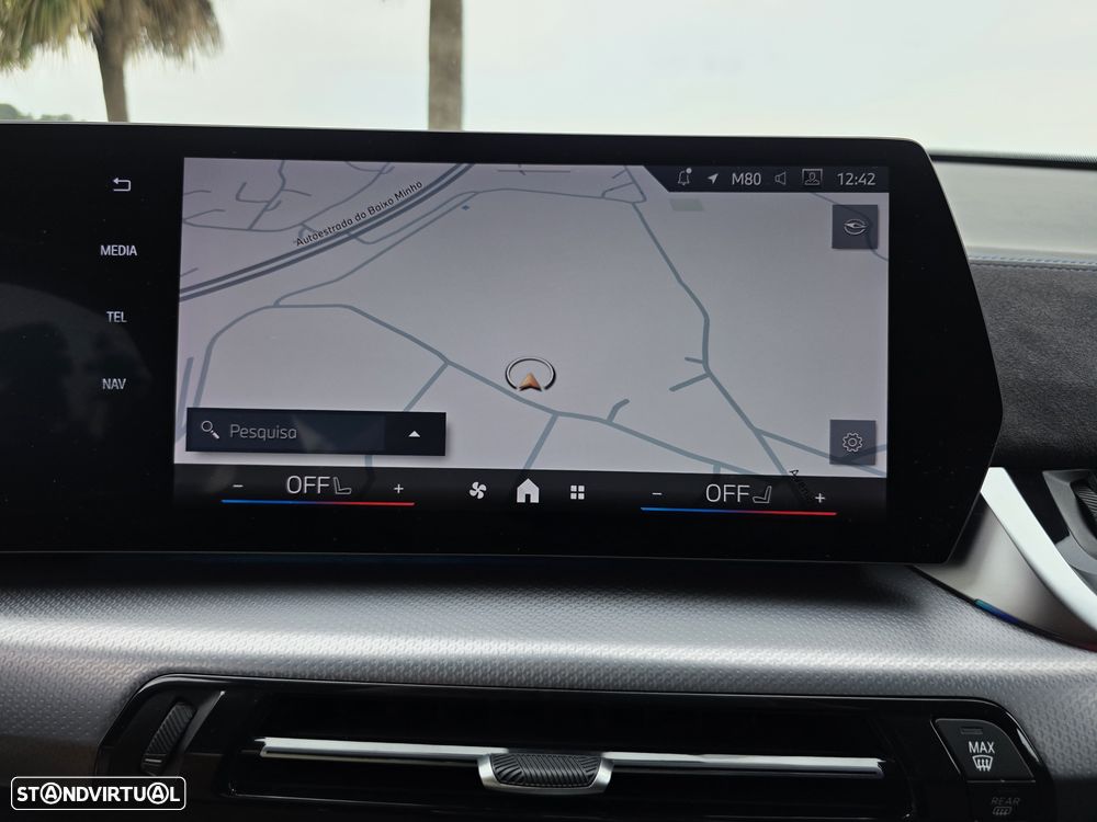 BMW iX2 eDrive20 Pack Desportivo M - 32