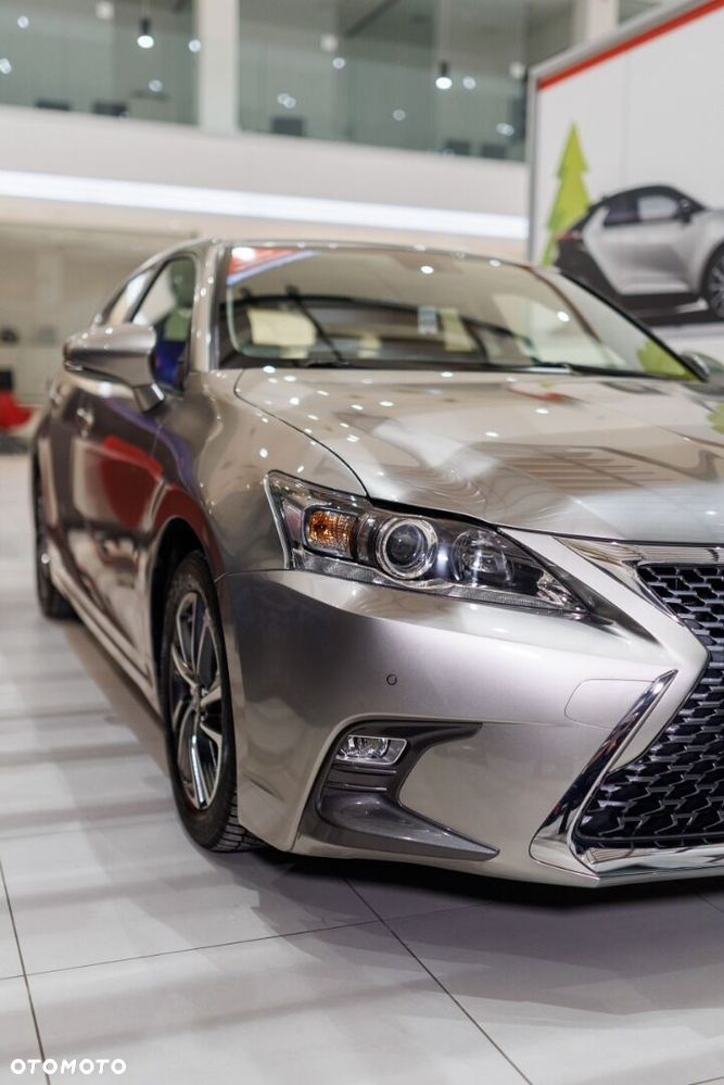 Lexus CT - 13