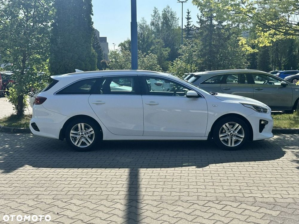 Kia Ceed - 8