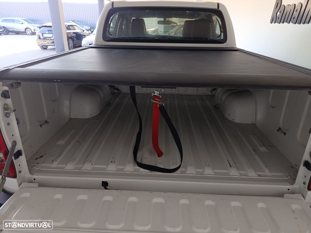 Toyota Hilux 2.4 D-4D 4WD CD CM - 8