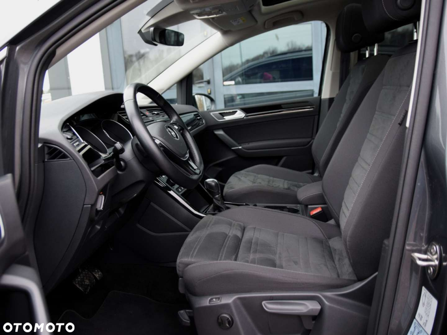 Volkswagen Touran - 21